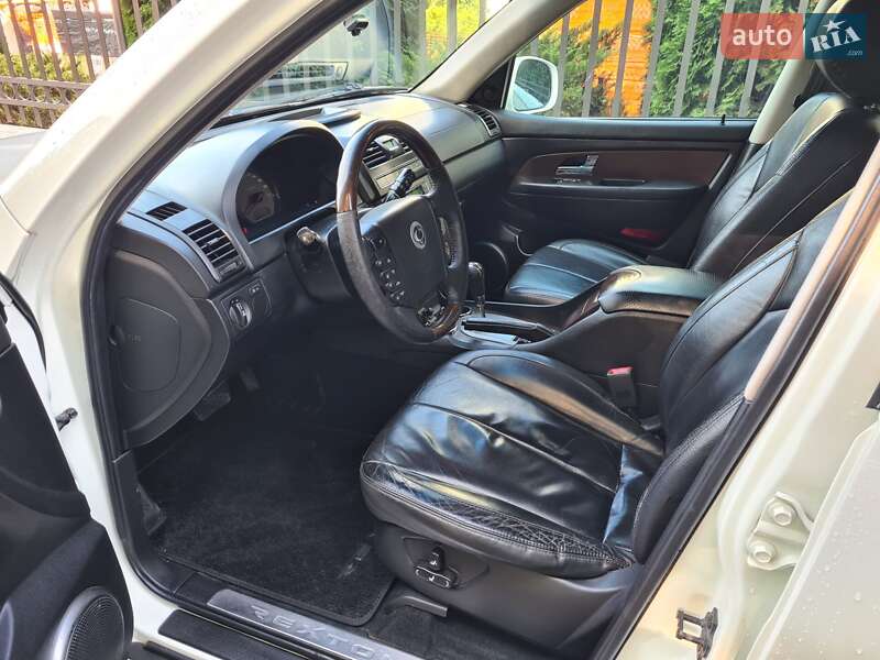 Внедорожник / Кроссовер SsangYong Rexton 2012 в Львове