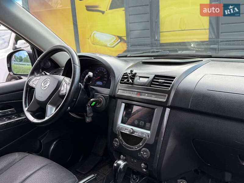 Внедорожник / Кроссовер SsangYong Rexton 2017 в Стрые
