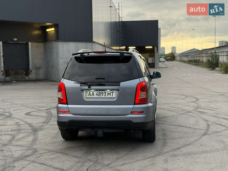 Внедорожник / Кроссовер SsangYong Rexton 2012 в Киеве