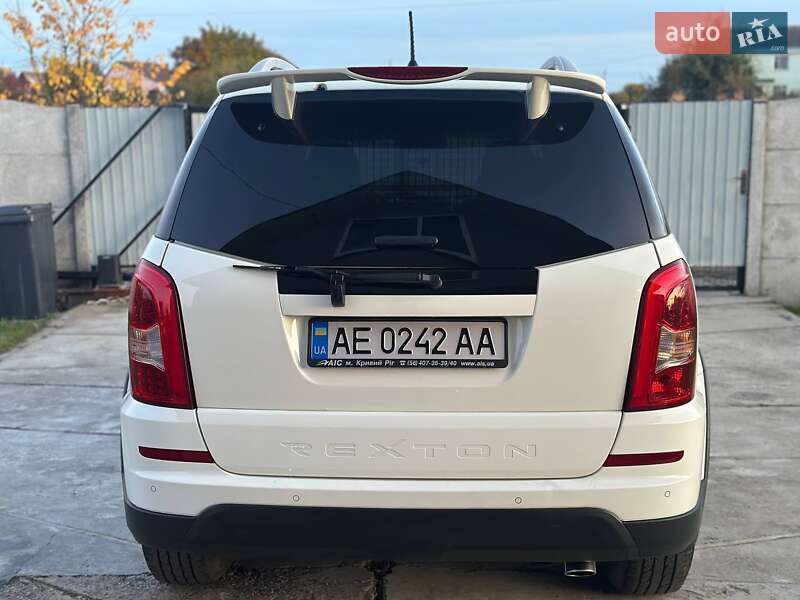 Внедорожник / Кроссовер SsangYong Rexton 2012 в Черкассах