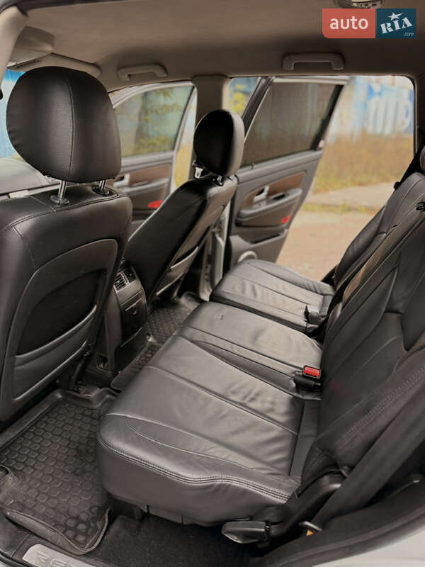 Внедорожник / Кроссовер SsangYong Rexton 2013 в Киеве