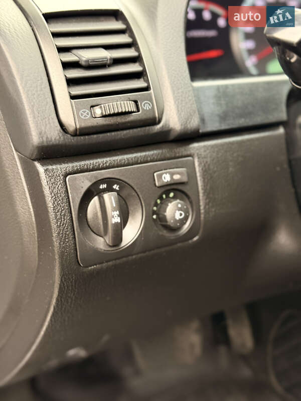 Внедорожник / Кроссовер SsangYong Rexton 2013 в Киеве