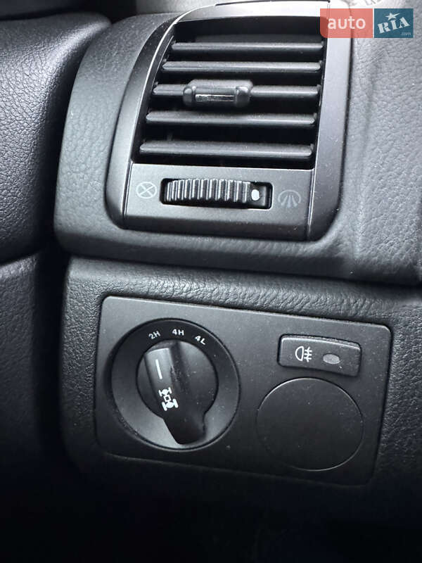 Внедорожник / Кроссовер SsangYong Rexton 2012 в Киеве