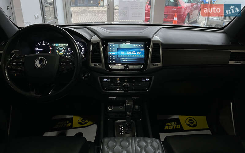 Внедорожник / Кроссовер SsangYong Rexton 2017 в Шептицькому