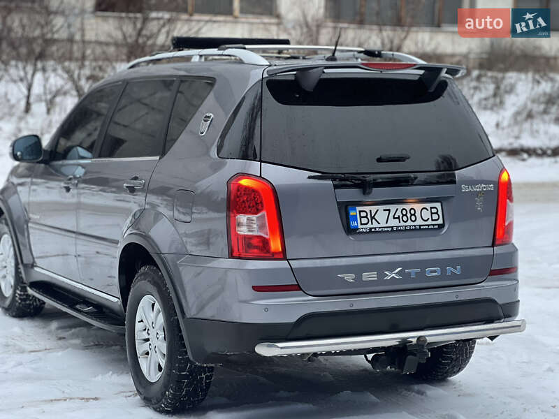 Внедорожник / Кроссовер SsangYong Rexton 2014 в Киеве