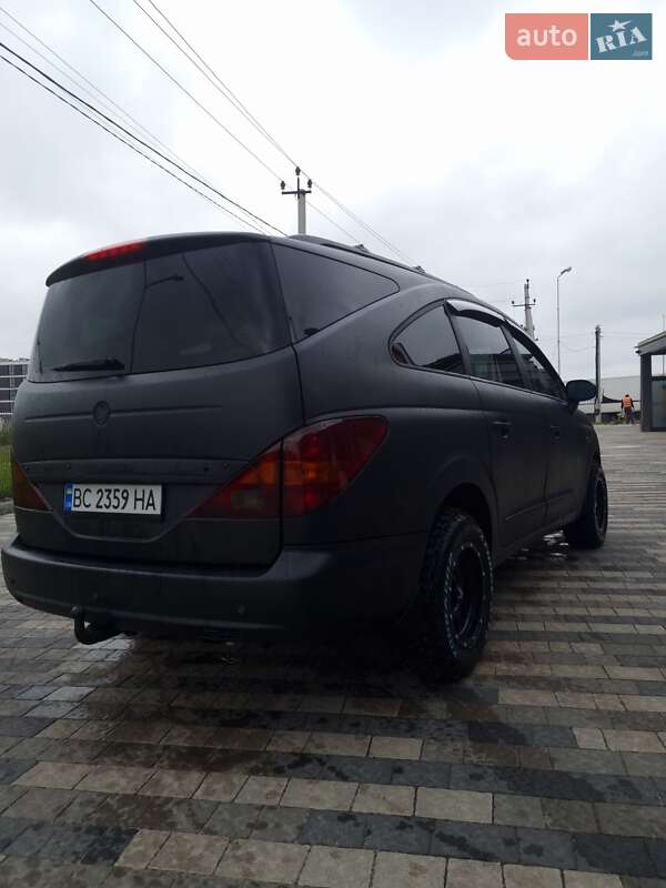 Минивэн SsangYong Rodius 2008 в Львове