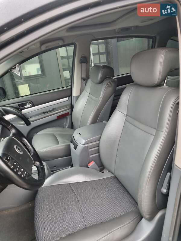 Минивэн SsangYong Rodius 2008 в Львове