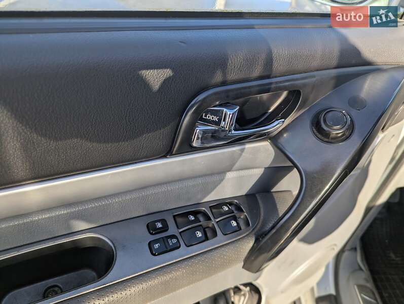 Минивэн SsangYong Rodius 2006 в Киеве фото 14 Минивэн SsangYong Rodius 2006 в Киеве