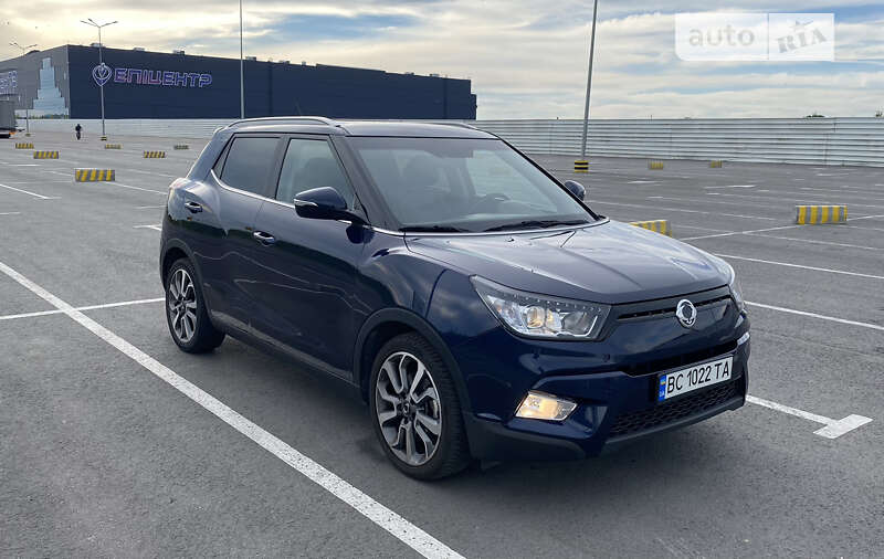 Внедорожник / Кроссовер SsangYong Tivoli 2015 в 