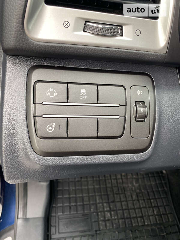 Внедорожник / Кроссовер SsangYong Tivoli 2015 в Львове фото 17 Внедорожник / Кроссовер SsangYong Tivoli 2015 в Львове