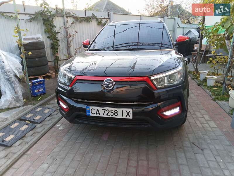 Внедорожник / Кроссовер SsangYong Tivoli 2016 в Черкассах