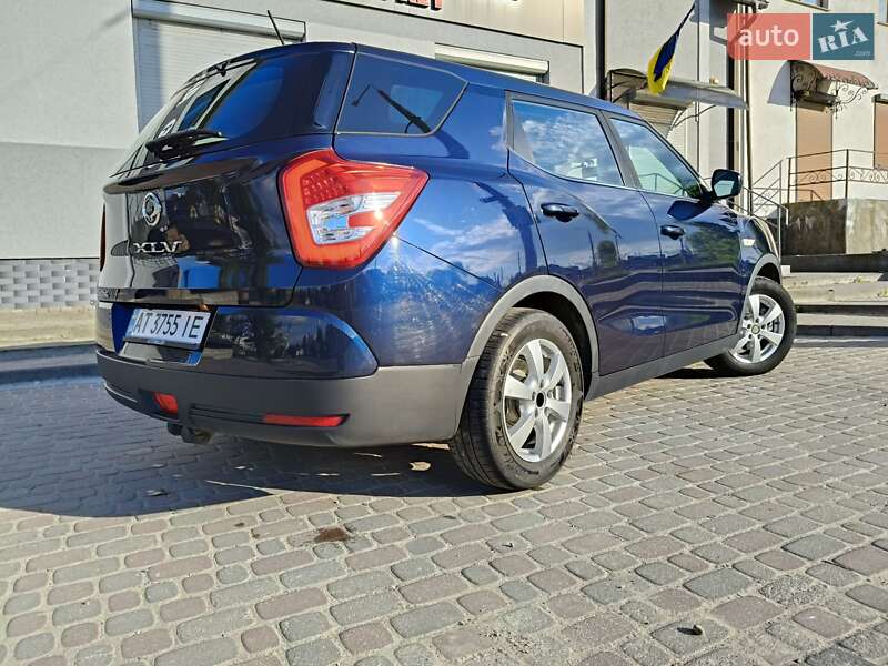 Позашляховик / Кросовер SsangYong Tivoli 2016 в 