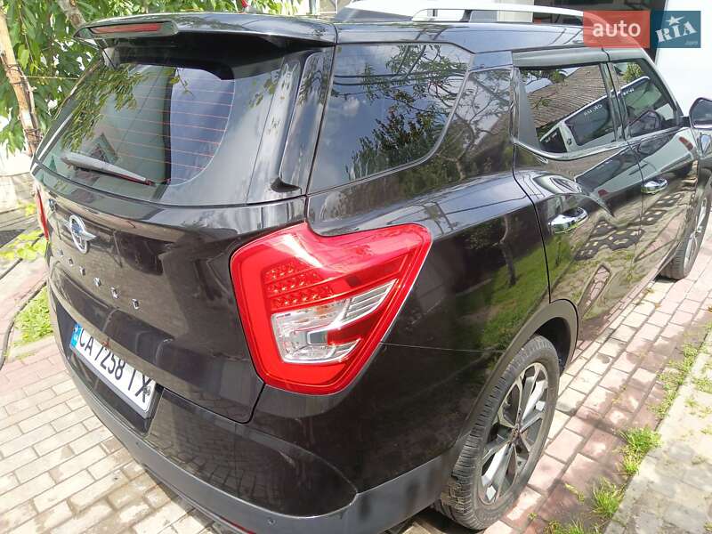 Внедорожник / Кроссовер SsangYong Tivoli 2016 в Черкассах