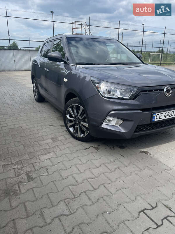 Внедорожник / Кроссовер SsangYong Tivoli 2015 в Кицмани