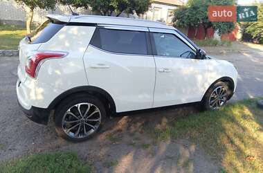 Позашляховик / Кросовер SsangYong Tivoli 2017 в 