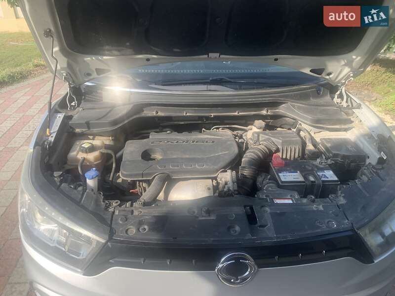 Внедорожник / Кроссовер SsangYong Tivoli 2015 в Ужгороде