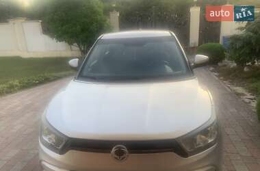Внедорожник / Кроссовер SsangYong Tivoli 2015 в 
