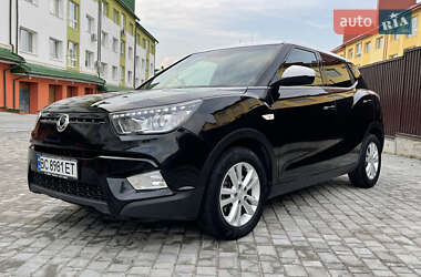 Позашляховик / Кросовер SsangYong Tivoli 2015 в 