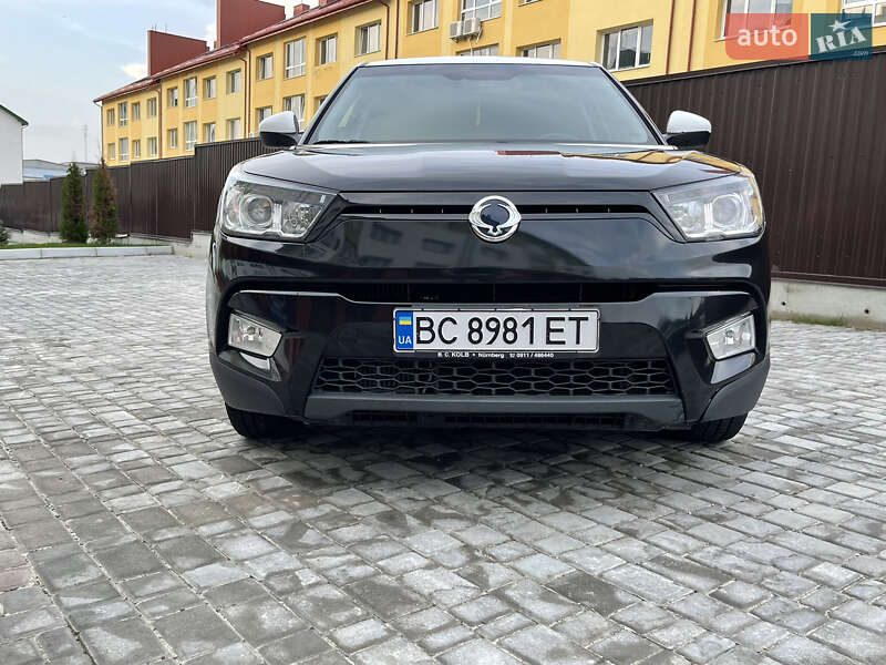 Позашляховик / Кросовер SsangYong Tivoli 2015 в Львові