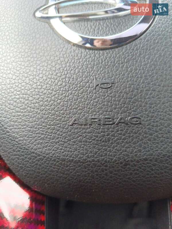 Внедорожник / Кроссовер SsangYong Tivoli 2017 в Черкассах