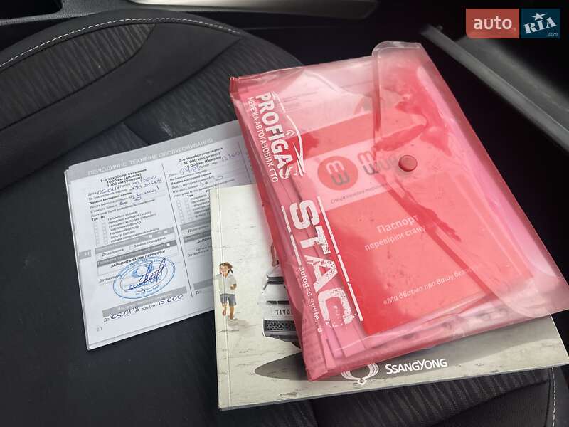 Внедорожник / Кроссовер SsangYong Tivoli 2016 в Киеве