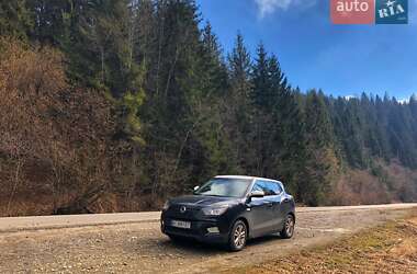 Позашляховик / Кросовер SsangYong Tivoli 2015 в Львові