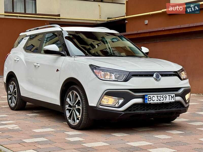 Внедорожник / Кроссовер SsangYong XLV 2016 в Стрые