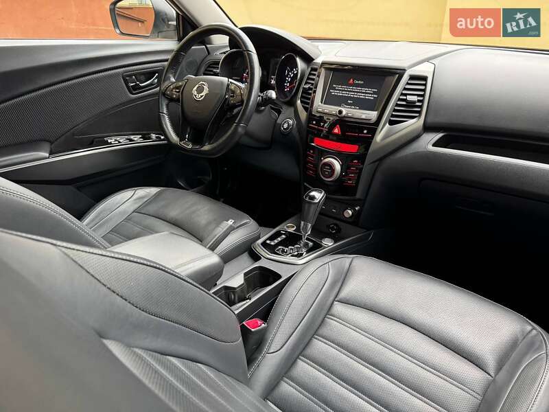 Внедорожник / Кроссовер SsangYong XLV 2016 в Стрые