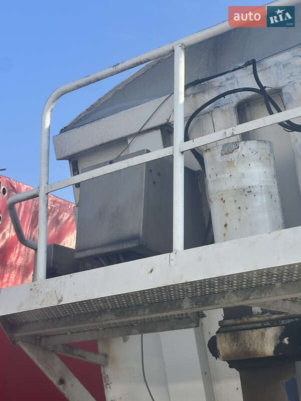 Самоскид напівпричіп STAS SA 33-9K 2002 в Рівному