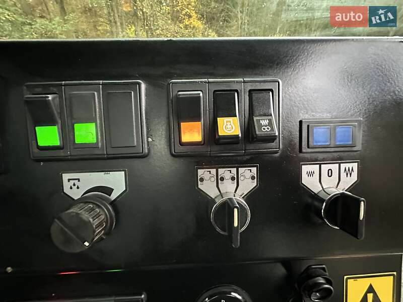 Дорожный каток Stavostroj VH-950 2000 в Хусте