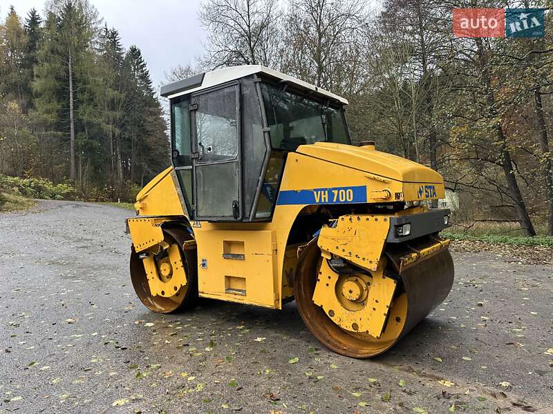 Дорожный каток Stavostroj VH-950 2000 в Хусте
