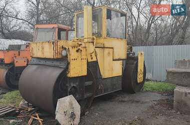 Дорожный каток Stavostroj VSH 102 1987 в Каменском