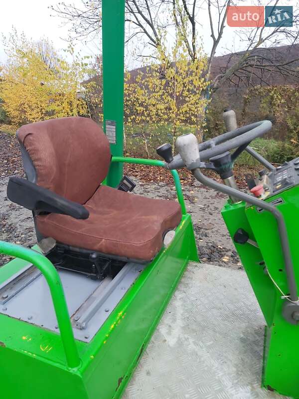 Дорожній каток Stavostroj VSH-300 2001 в Виноградові