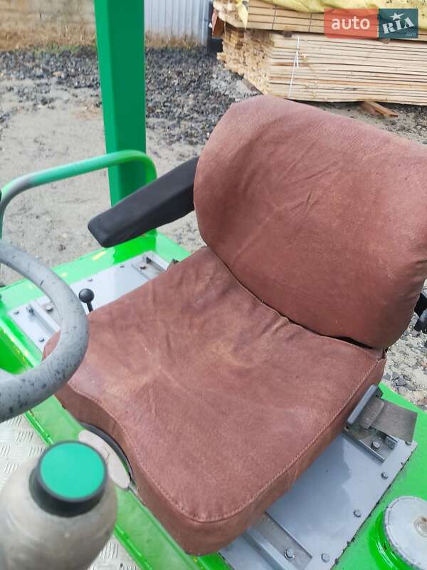 Дорожній каток Stavostroj VSH-300 2001 в Виноградові