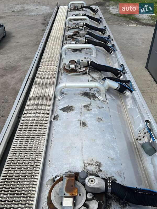 Цистерна полуприцеп Stokota 3NC38 2005 в Черновцах фото 8 Цистерна полуприцеп Stokota 3NC38 2005 в Черновцах