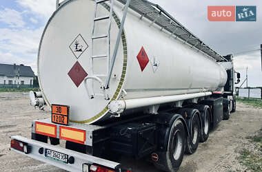 Цистерна полуприцеп Stokota 3NC38 2002 в 