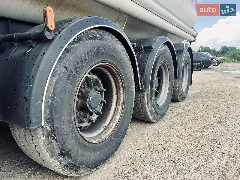 Цистерна полуприцеп Stokota 3NC38 2002 в Коломые фото 5 Цистерна полуприцеп Stokota 3NC38 2002 в Коломые
