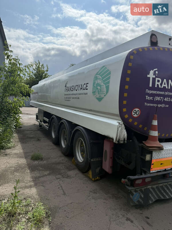Цистерна напівпричіп Stokota 3NC38 2006 в Києві