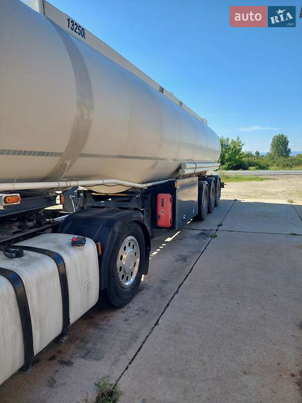 Цистерна напівпричіп Stokota ELZAM 2002 в Коломиї