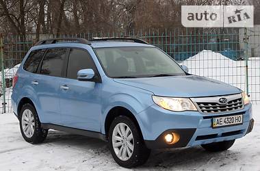 Внедорожник / Кроссовер Subaru Forester 2011 в Днепре