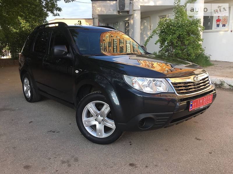 Subaru Forester 2010 року