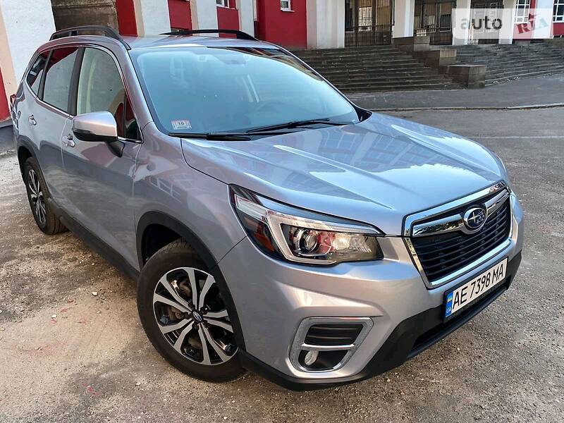 Позашляховик / Кросовер Subaru Forester 2018 в 