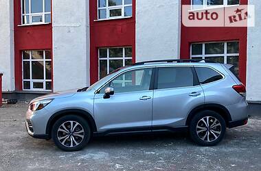 Позашляховик / Кросовер Subaru Forester 2018 в 