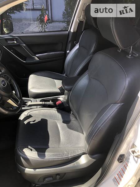 Позашляховик / Кросовер Subaru Forester 2016 в Харкові