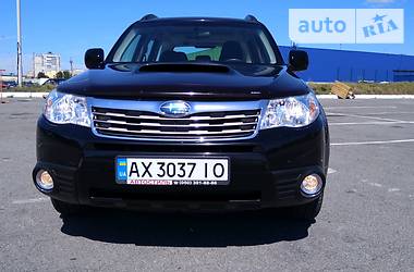 Позашляховик / Кросовер Subaru Forester 2010 в 