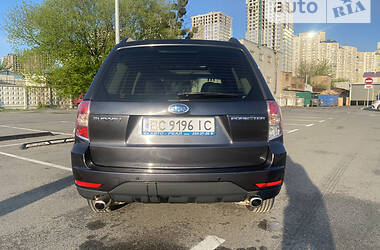 Позашляховик / Кросовер Subaru Forester 2008 в Києві