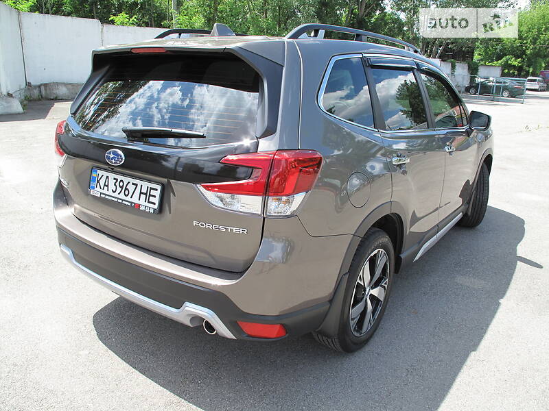Внедорожник / Кроссовер Subaru Forester 2021 в Киеве