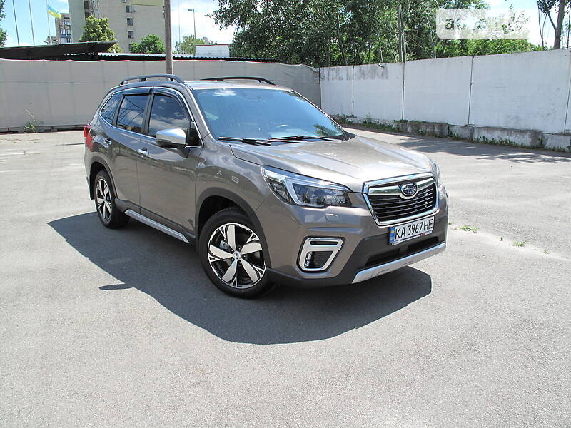 Внедорожник / Кроссовер Subaru Forester 2021 в Киеве