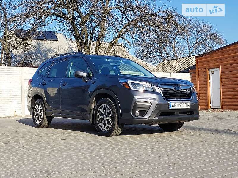 Позашляховик / Кросовер Subaru Forester 2021 в Дніпрі