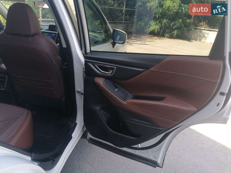 Внедорожник / Кроссовер Subaru Forester 2019 в Ровно